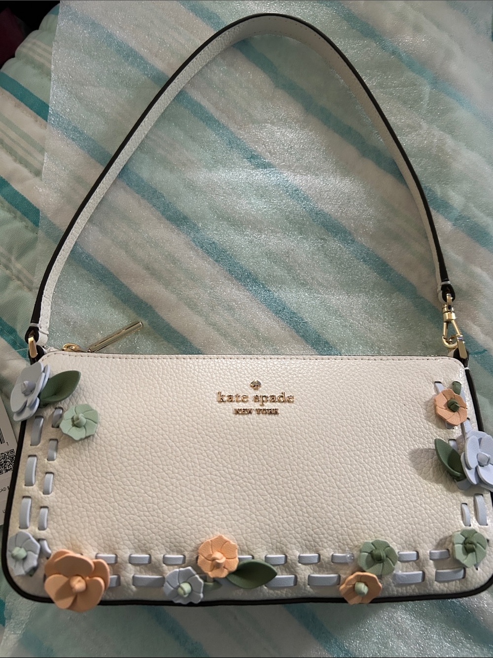 NWT kate spade White Floral Appliqué Shoulder Bag with Pastel Accents . Sweet